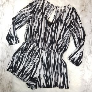 Hagel Anthropologie Black White Pattern Romper M